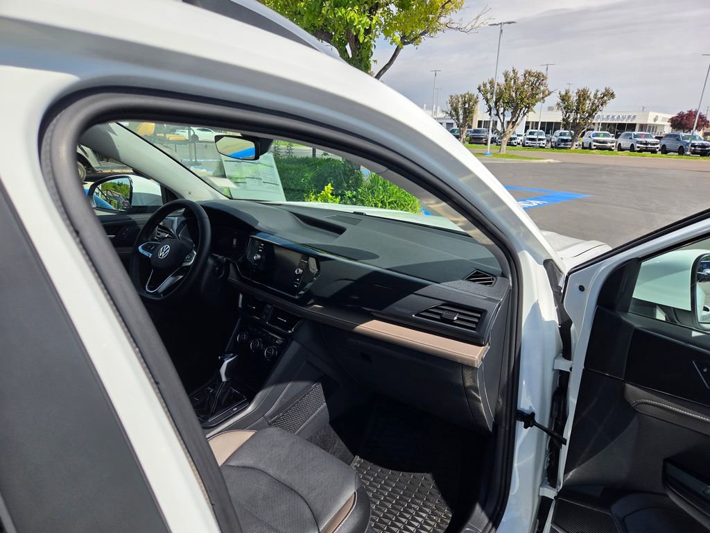 Used 2024 Volkswagen Taos SEL AWD/4WD image 15