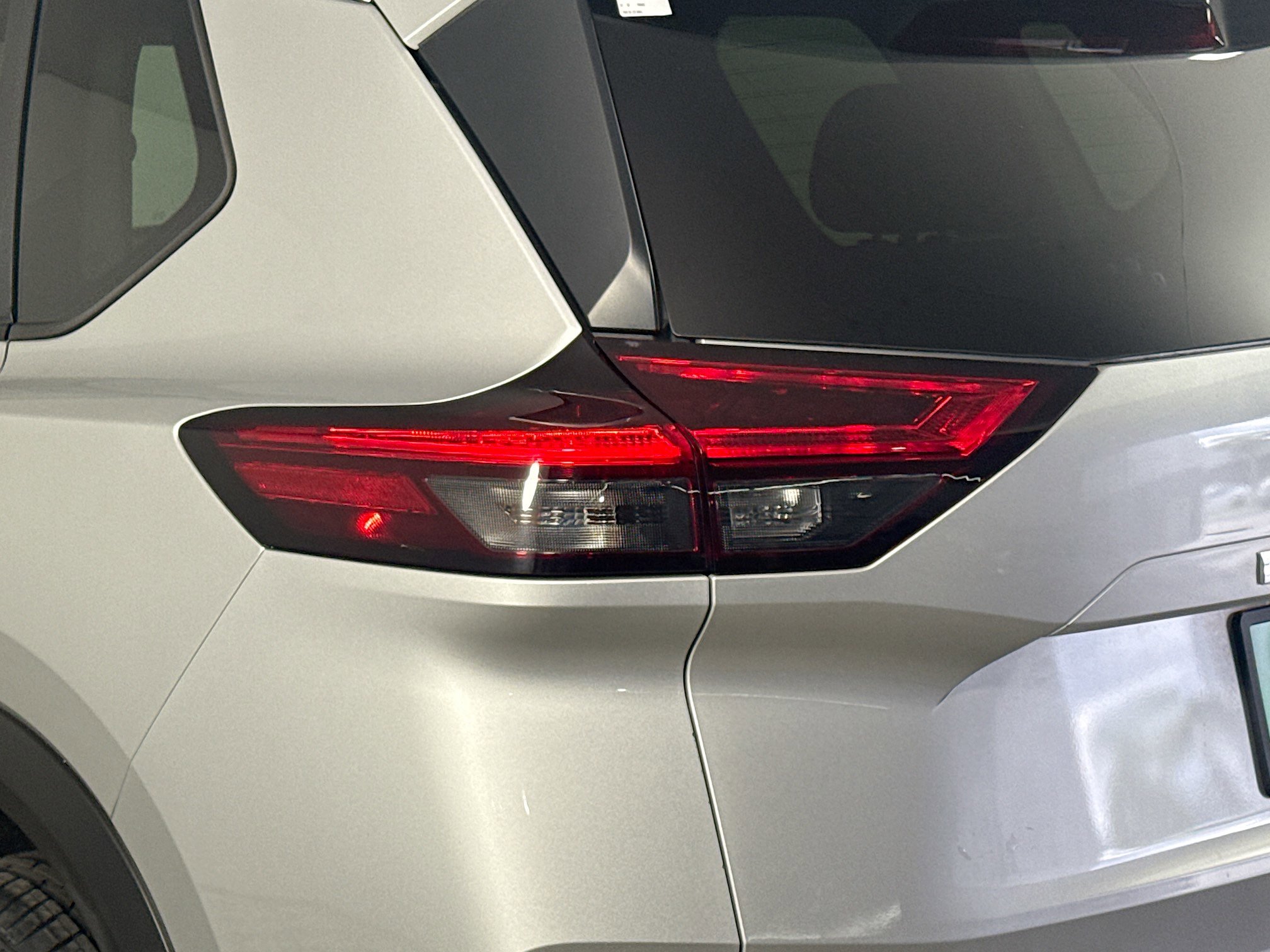 Used 2023 Nissan Rogue SV image 36