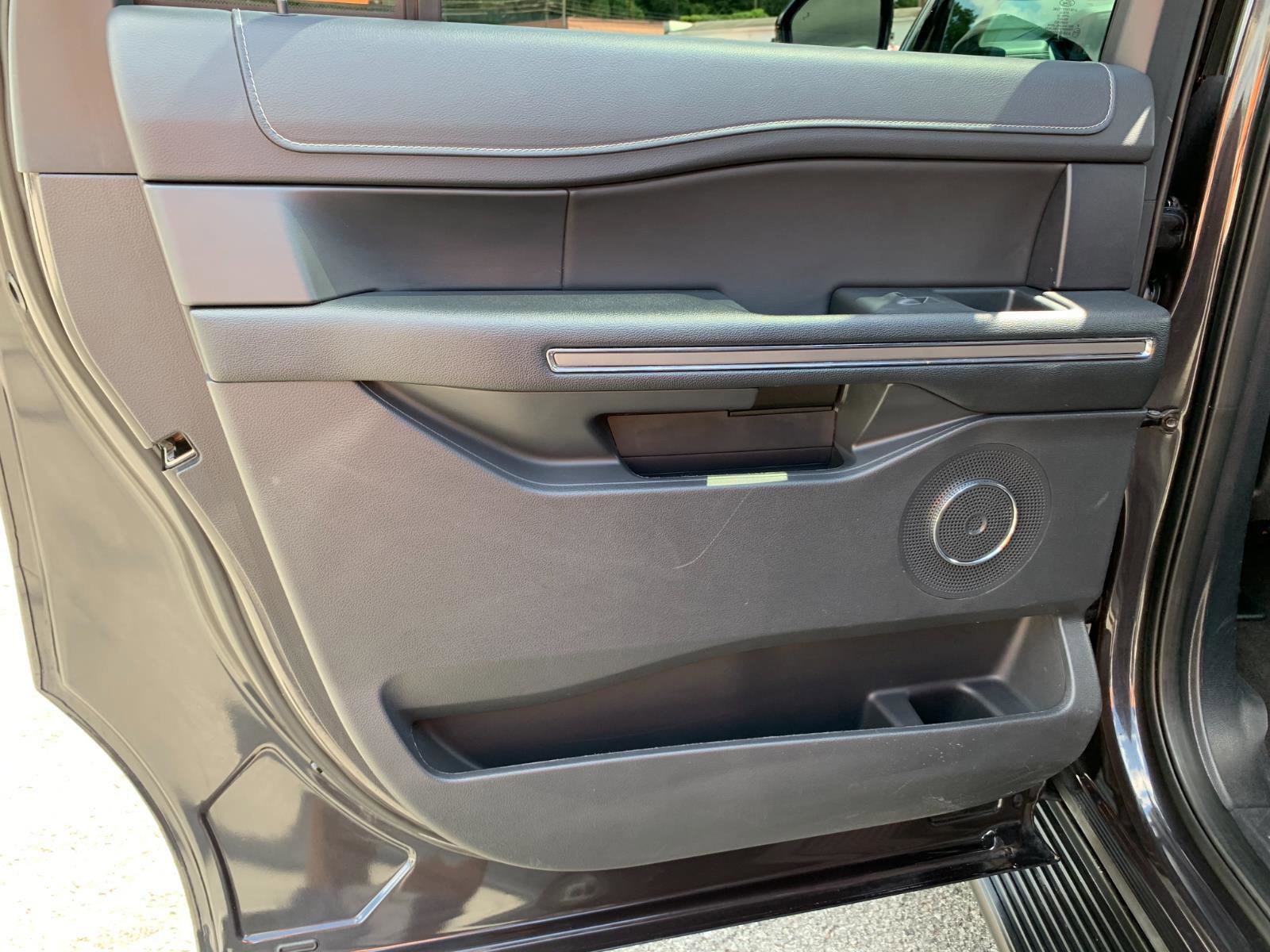 Used 2024 Ford Expedition Max XLT image 33