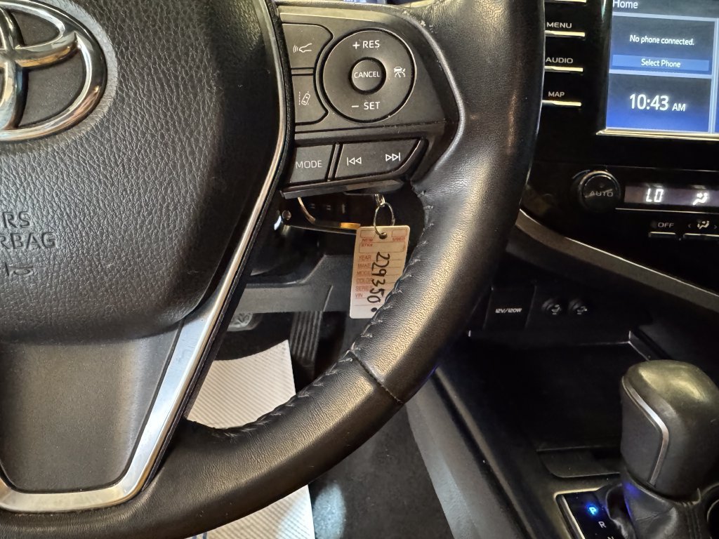 Used 2019 Toyota Camry SE FWD image 12