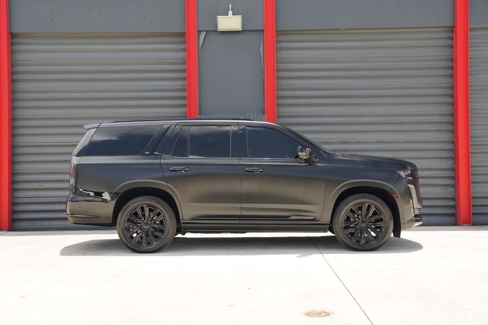 Used 2023 Cadillac Escalade Sport Platinum RWD image 6