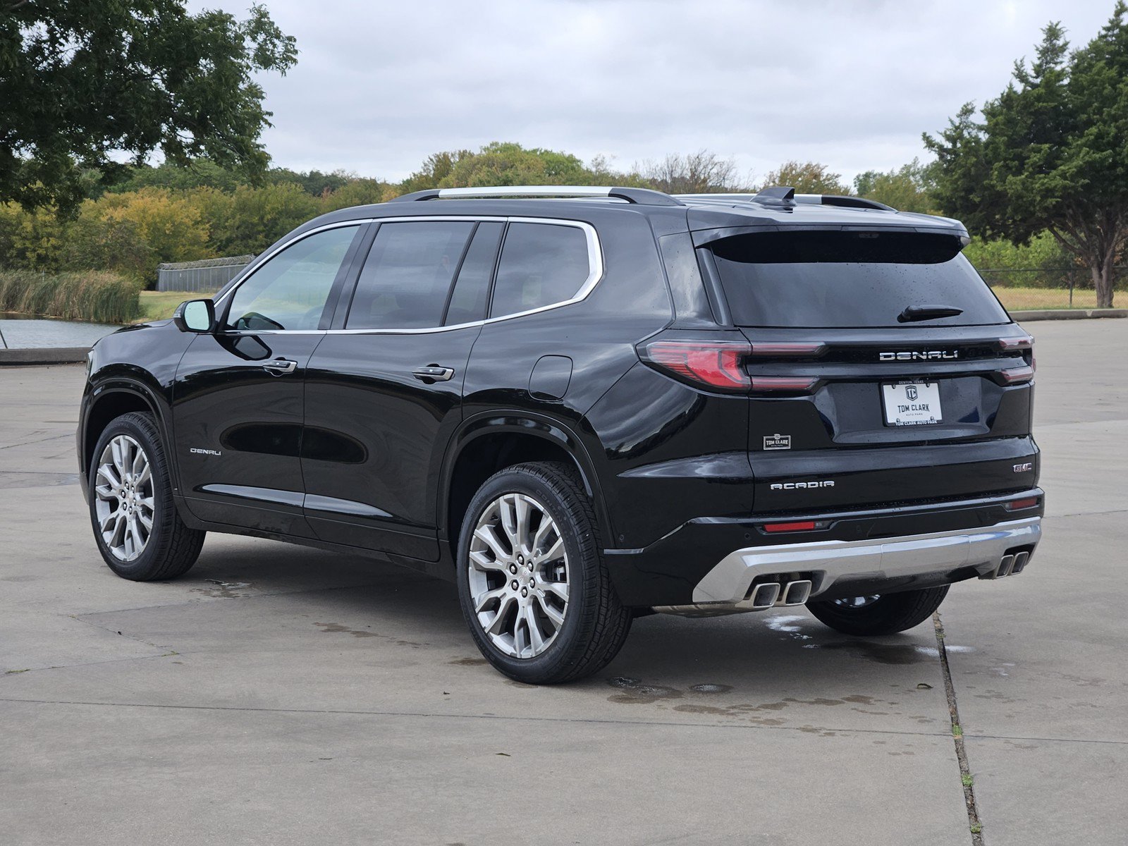 New 2027 GMC Acadia Denali FWD image 4