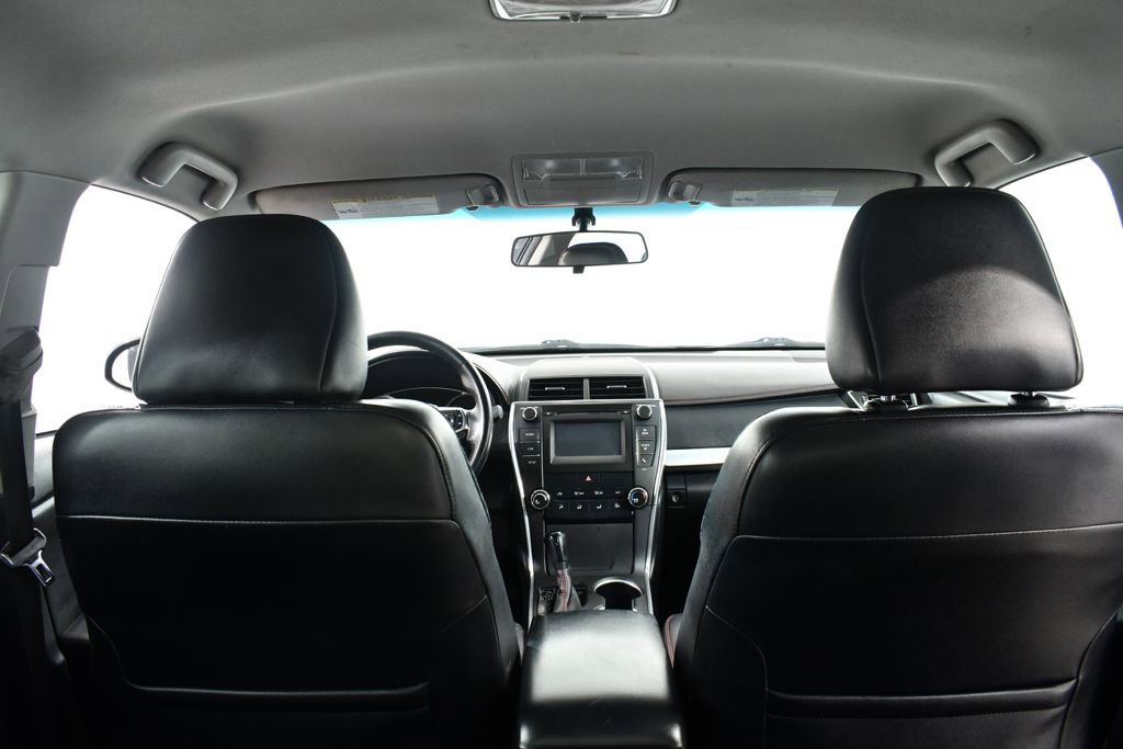 Used 2015 Toyota Camry SE FWD image 17