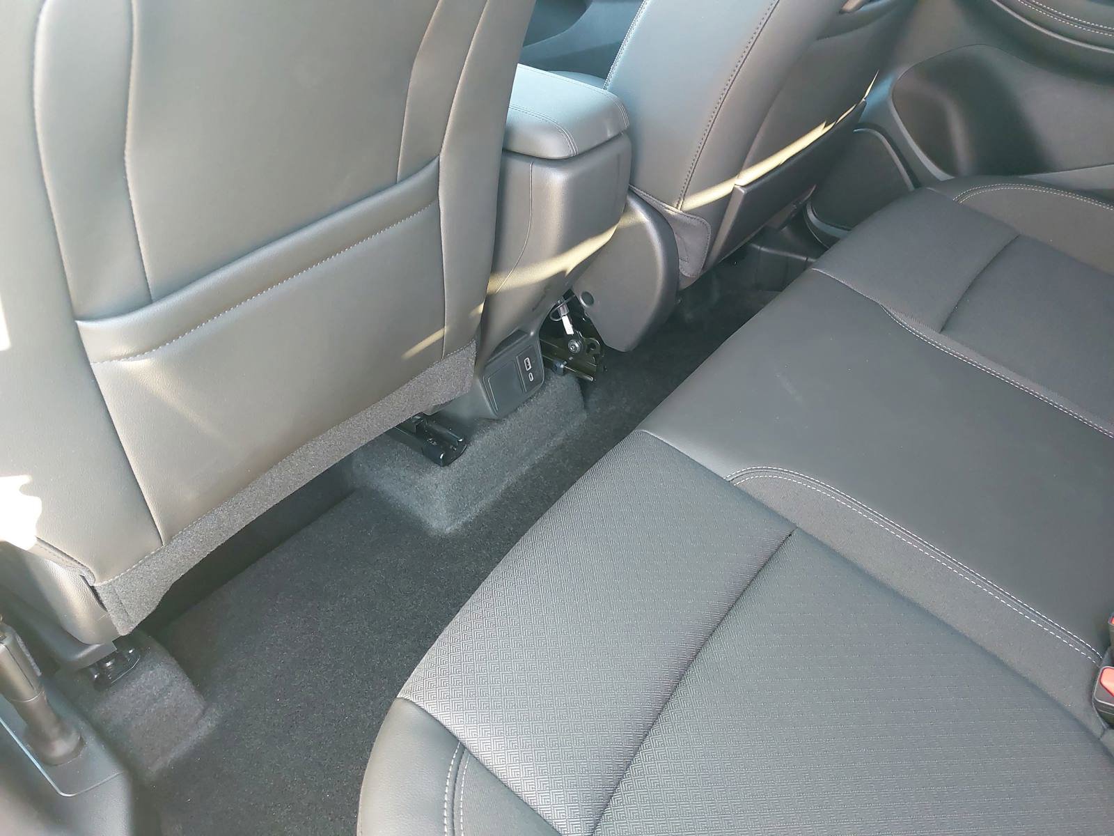 Used 2023 Buick Encore GX Preferred w/ Cold Weather Comfort Package FWD image 16