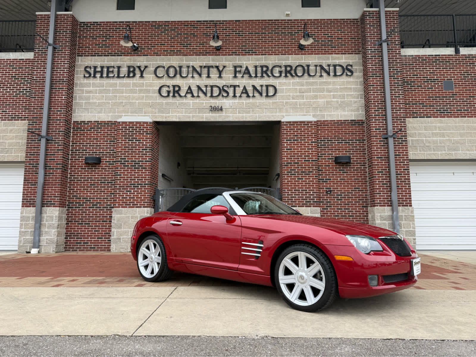 Used 2005 Chrysler Crossfire Limited RWD image 2