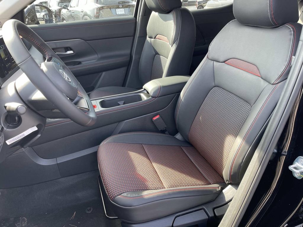 New 2026 Nissan Kicks SR w/ Cold Weather Package FWD image 19