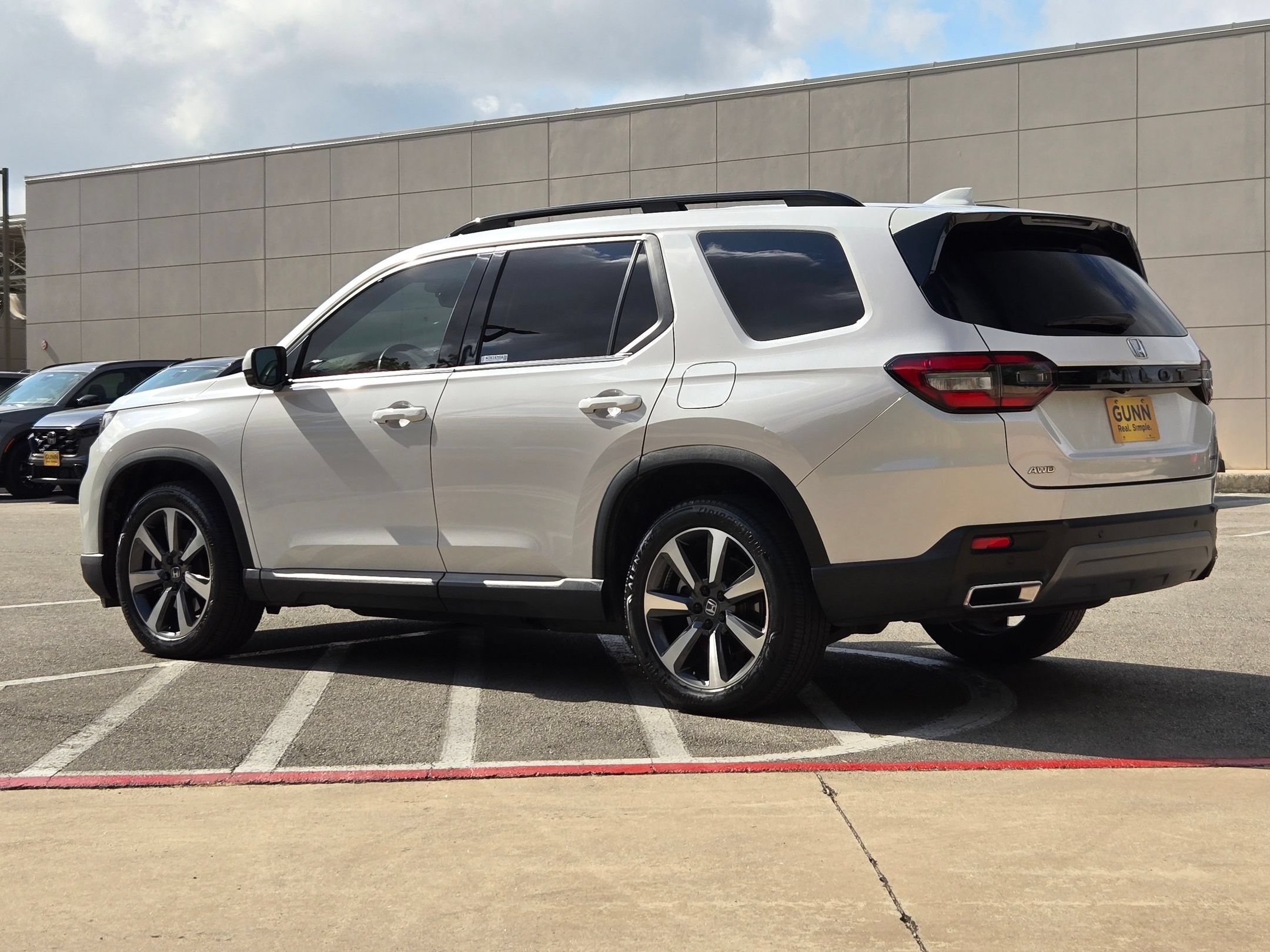 Used 2023 Honda Pilot Elite image 5