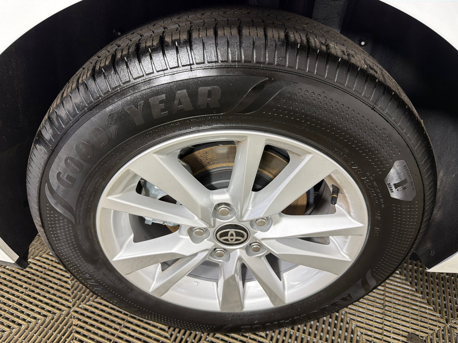 Used 2025 Toyota Camry LE w/ Convenience Package FWD image 17