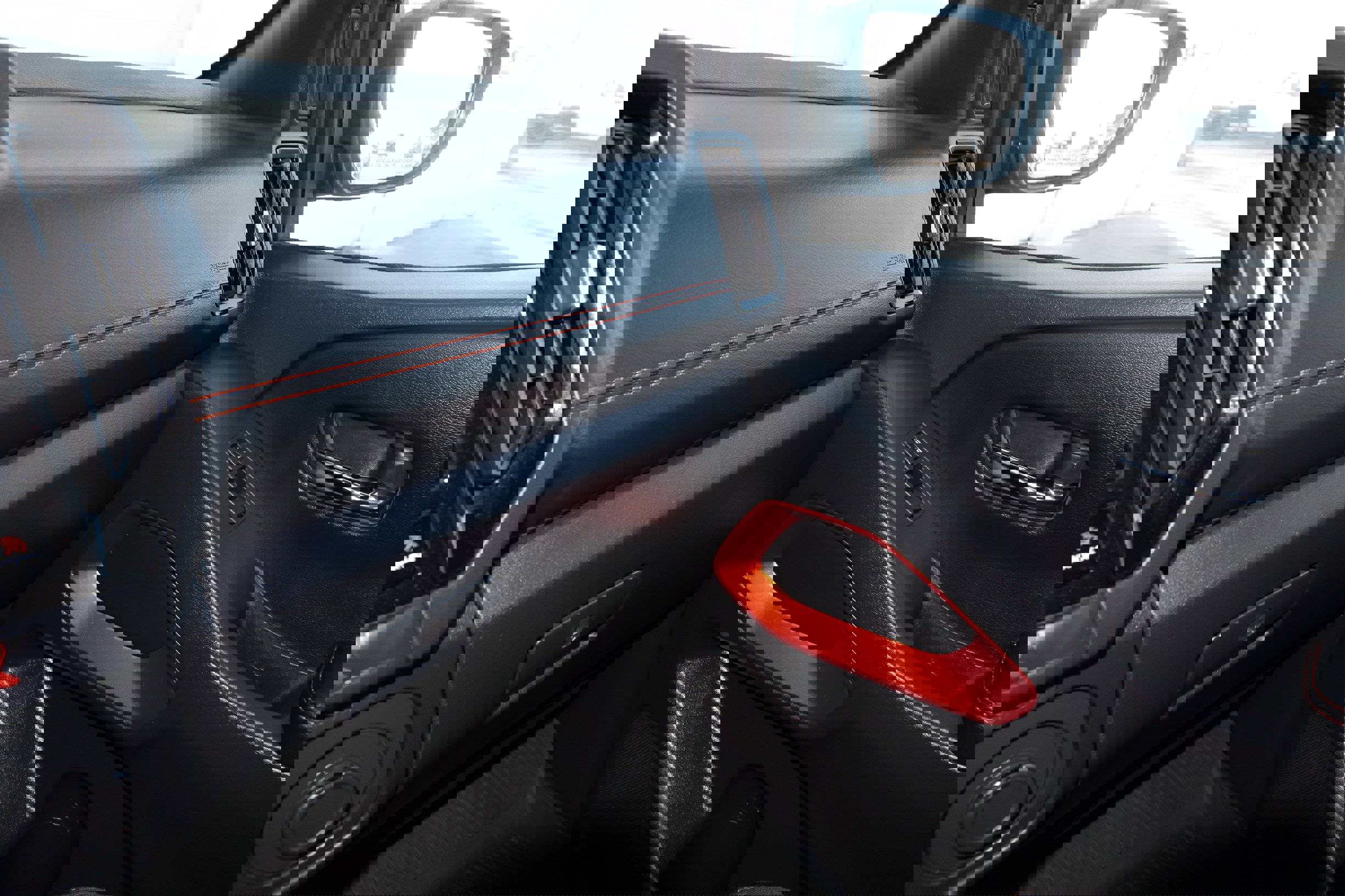 Used 2025 Nissan Frontier PRO-4X image 26