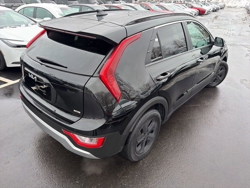 Used 2023 Kia Niro EX image 6