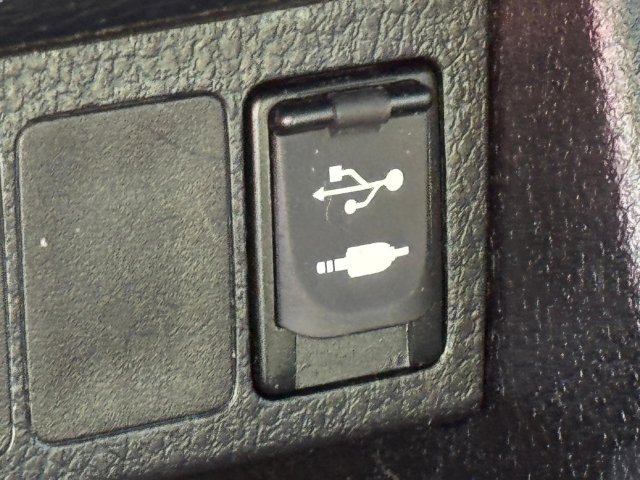 Used 2016 Toyota Corolla LE FWD image 17