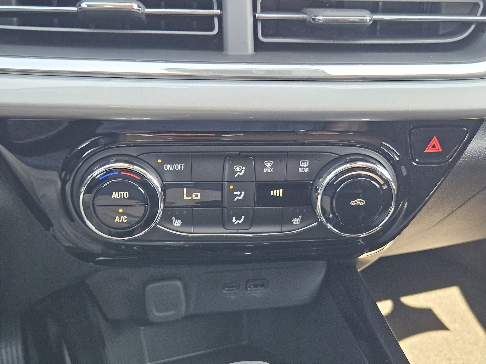 New 2026 Chevrolet Trax LT w/ Driver Confidence Package FWD image 14