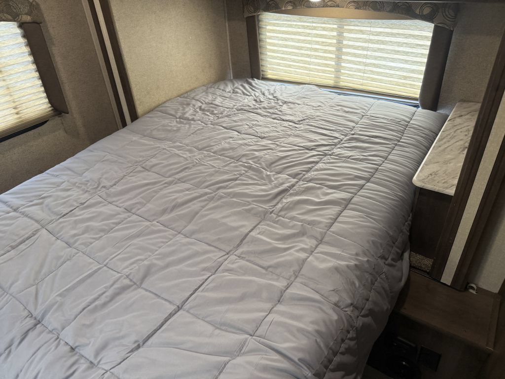 Used 2017 Ford E-450 and Econoline 450 Super Duty w/ Motorhome Prep Package RWD image 61