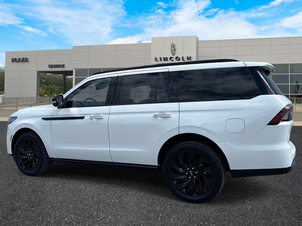 New 2026 Lincoln Navigator Reserve w/ Jet Appearance Package AWD/4WD image 5