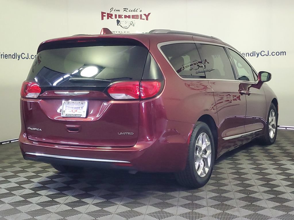 Used 2018 Chrysler Pacifica Limited FWD image 3