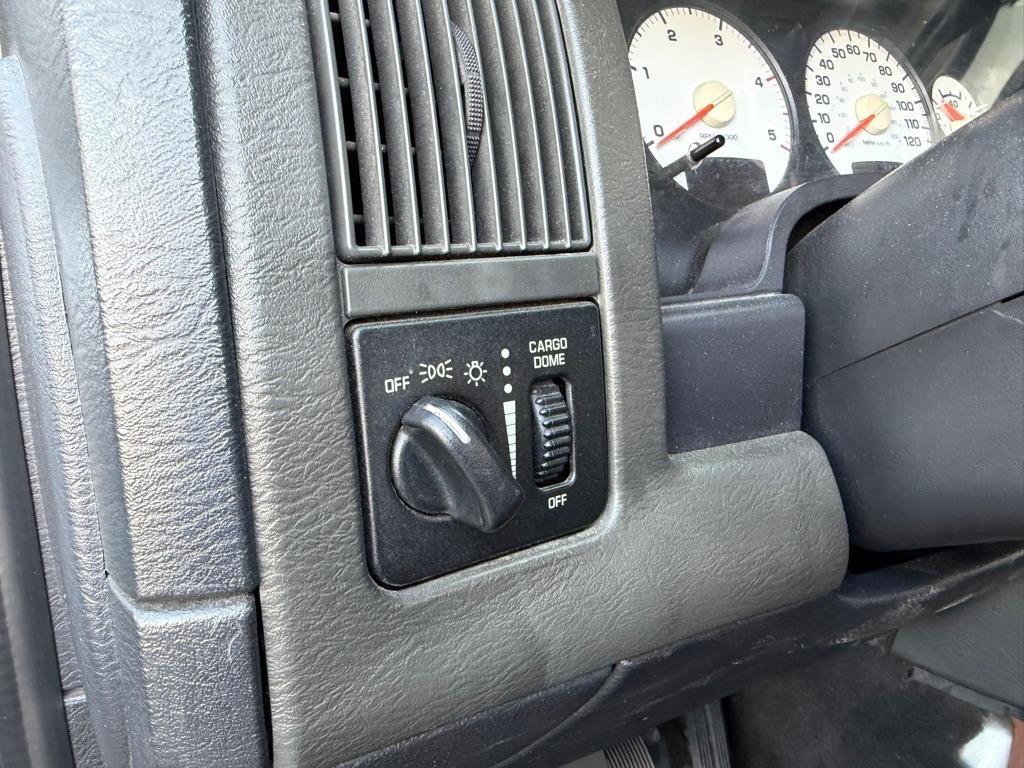 Used 2004 Dodge Ram 2500 Truck ST w/ Trailer Tow Group image 22