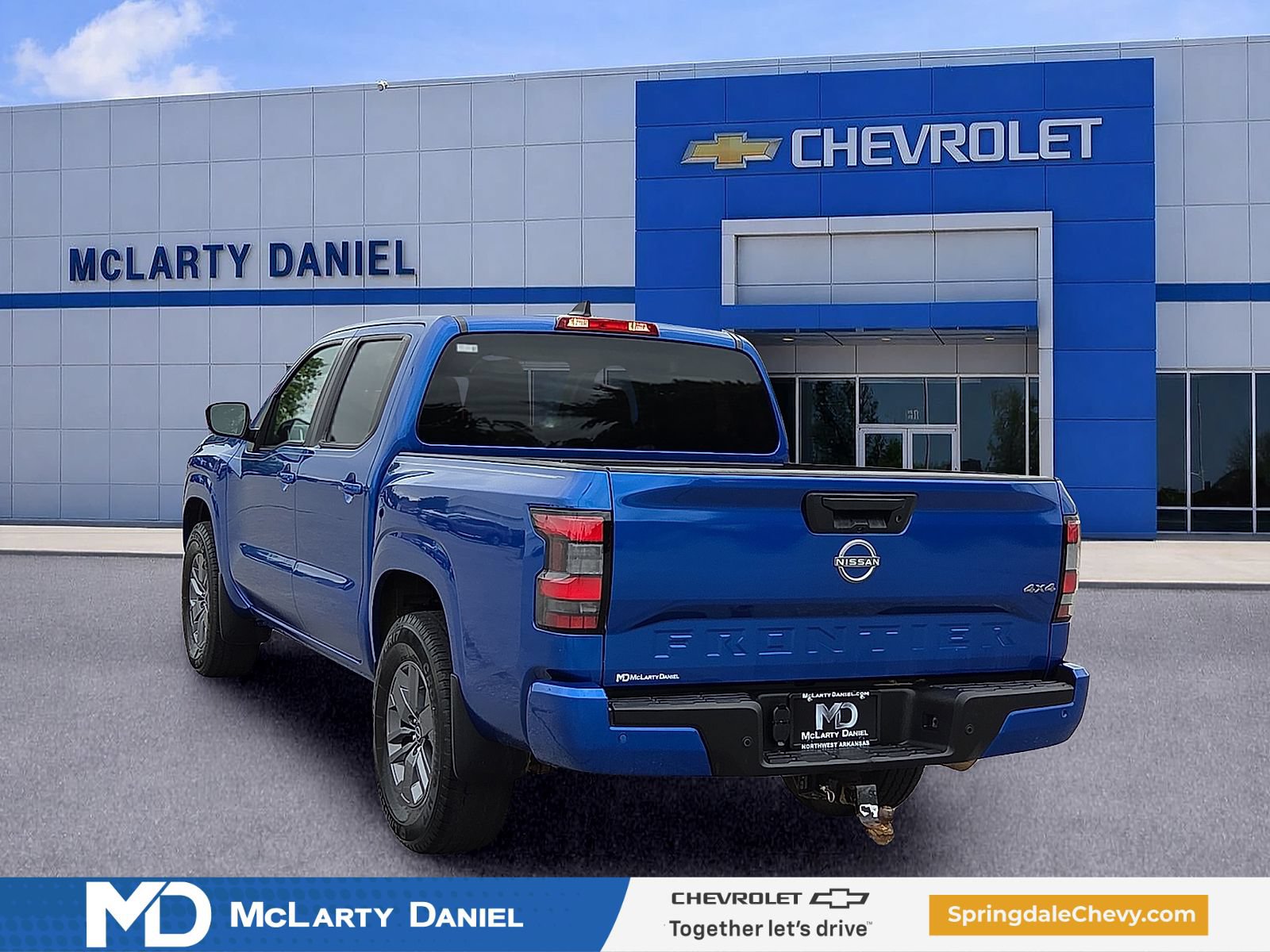 Used 2025 Nissan Frontier SV w/ Tow Package AWD/4WD image 4