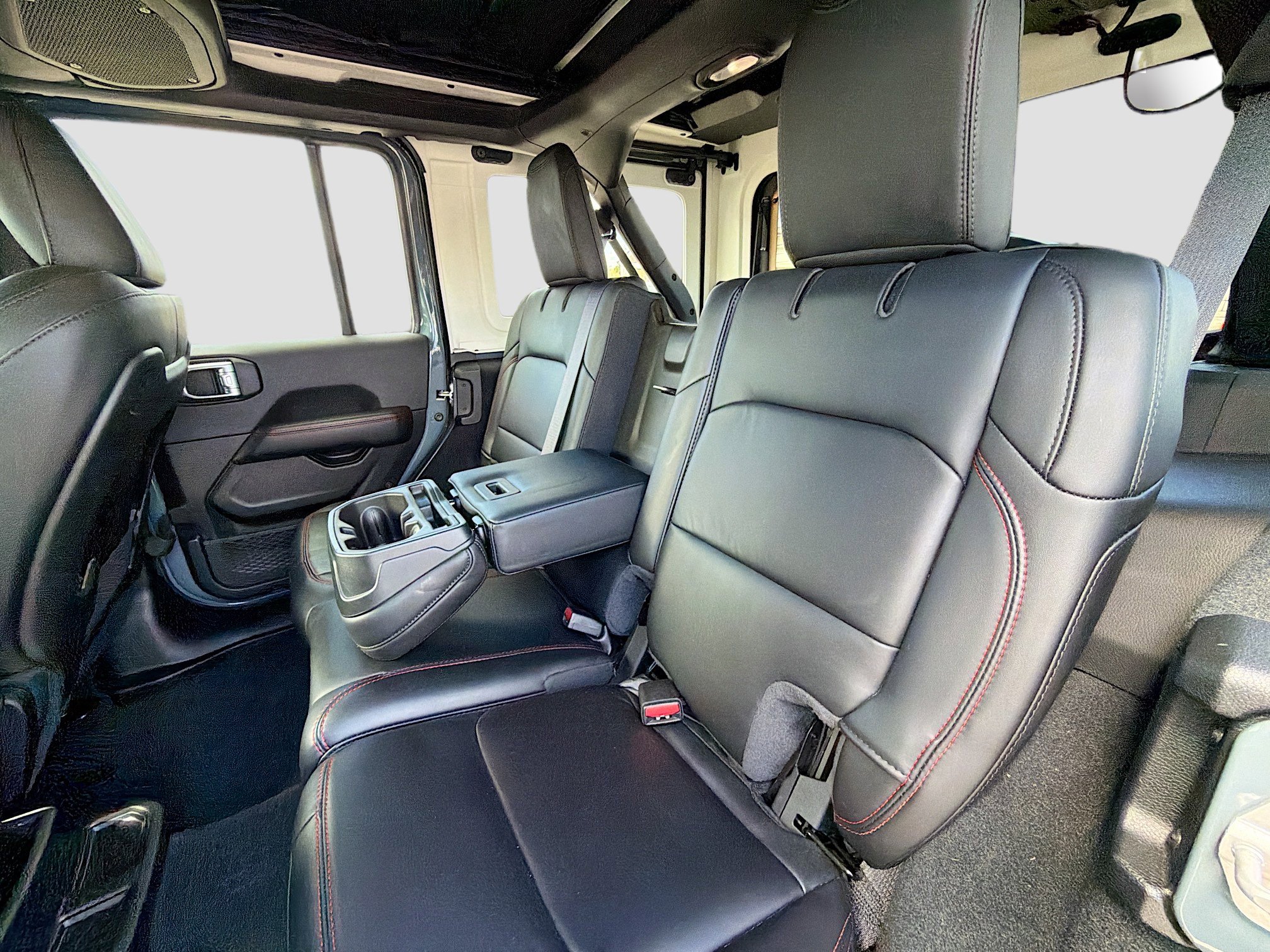 Used 2024 Jeep Wrangler Unlimited Rubicon image 19