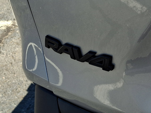 Certified 2022 Toyota RAV4 XLE AWD/4WD image 18