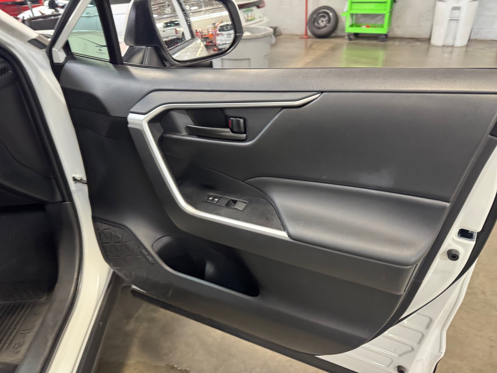 Certified 2025 Toyota RAV4 LE AWD/4WD image 18