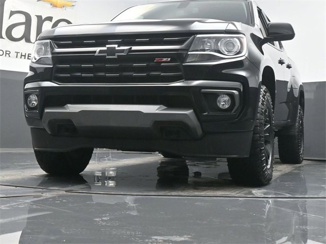 Used 2022 Chevrolet Colorado Z71 w/ Z71 Midnight Edition image 4