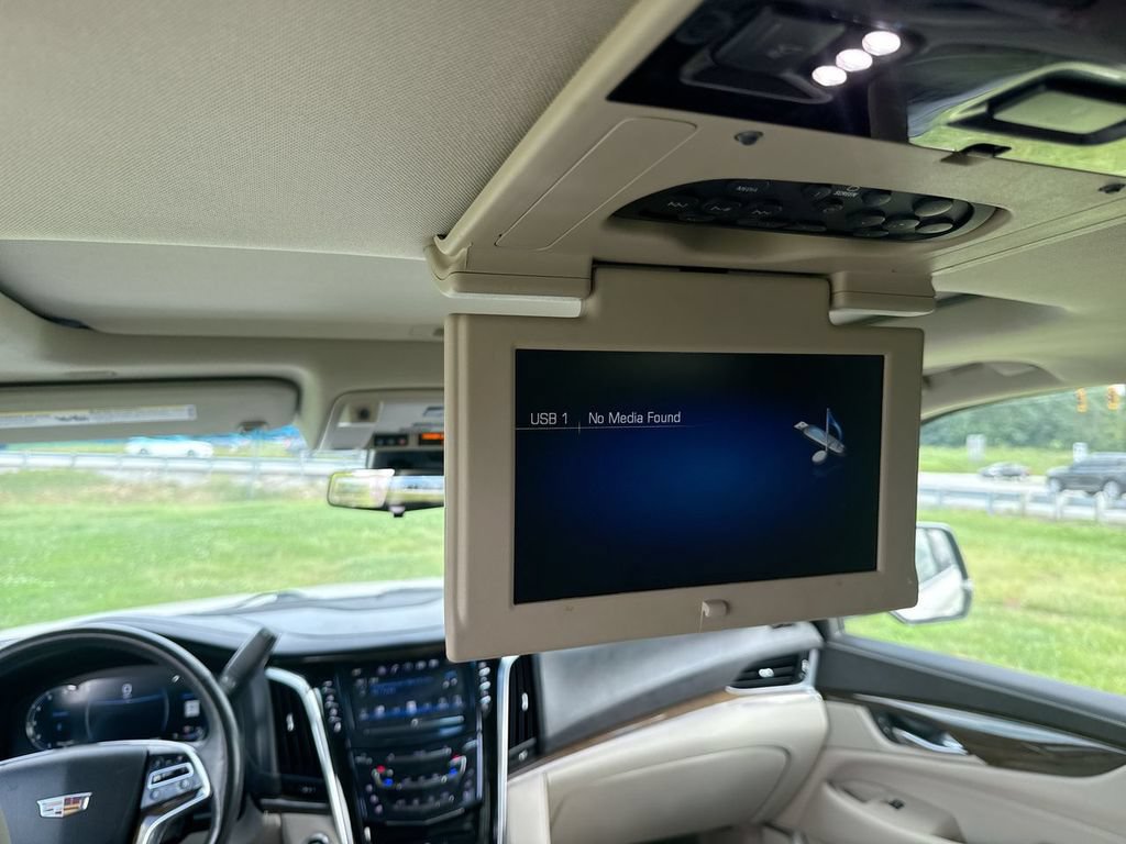 Used 2020 Cadillac Escalade ESV Premium Luxury AWD/4WD image 13
