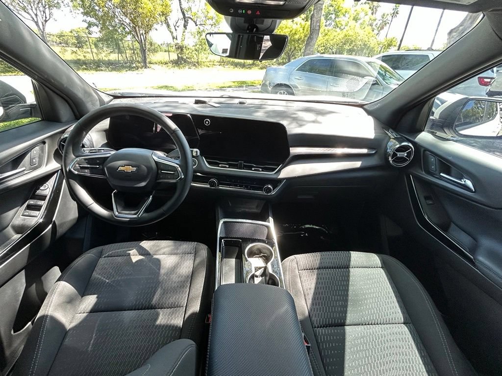 Used 2025 Chevrolet Equinox LT w/ Safety and Technology Package FWD image 10
