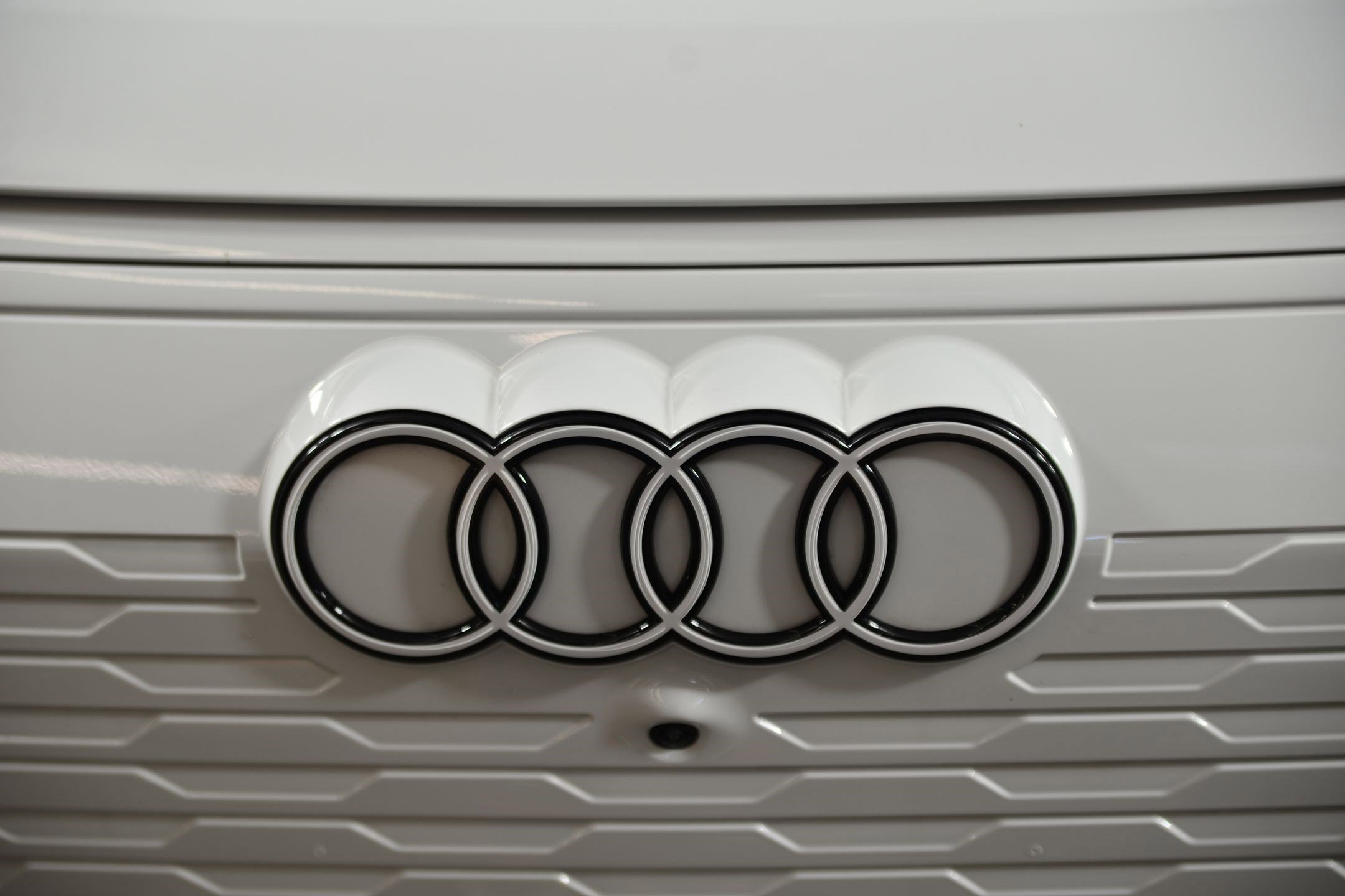 Certified 2025 Audi Q6 e-tron Premium w/ Convenience Package image 16