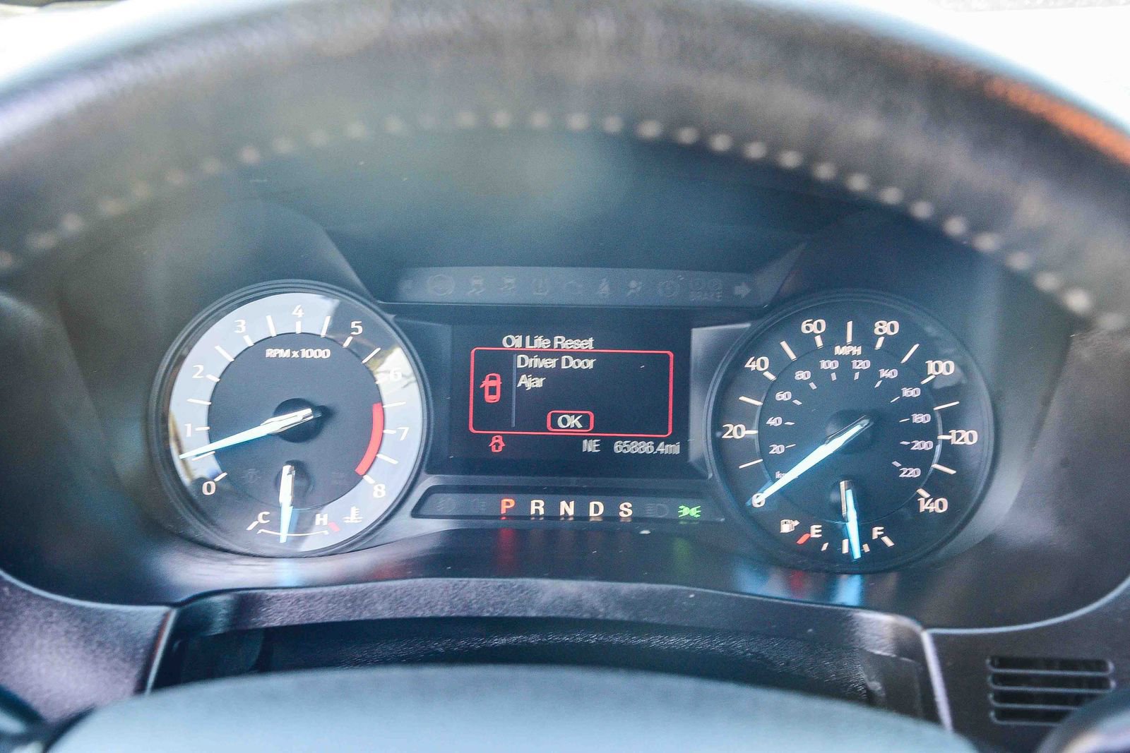 Used 2018 Ford Explorer XLT image 29