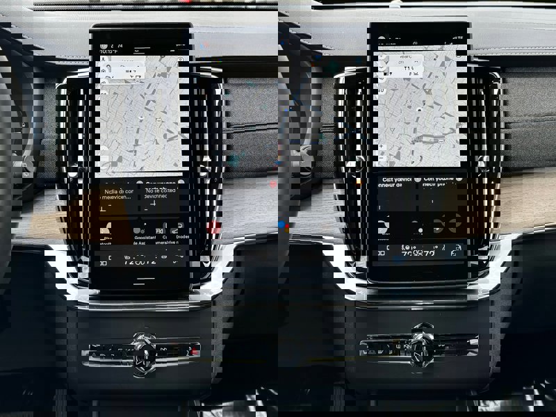 Used 2025 Volvo XC90 T8 Core w/ Climate Package image 12