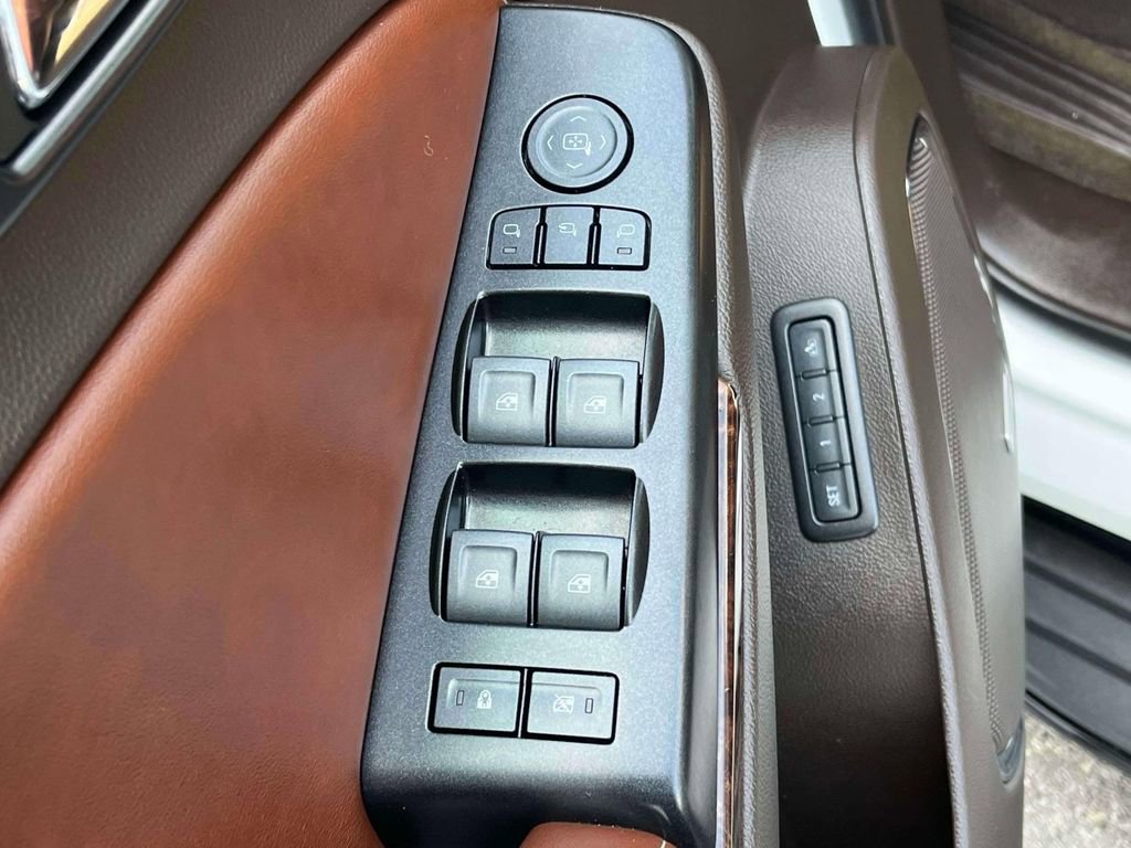 Used 2018 Chevrolet Tahoe Premier w/ RST 6.2L Performance Edition AWD/4WD image 27