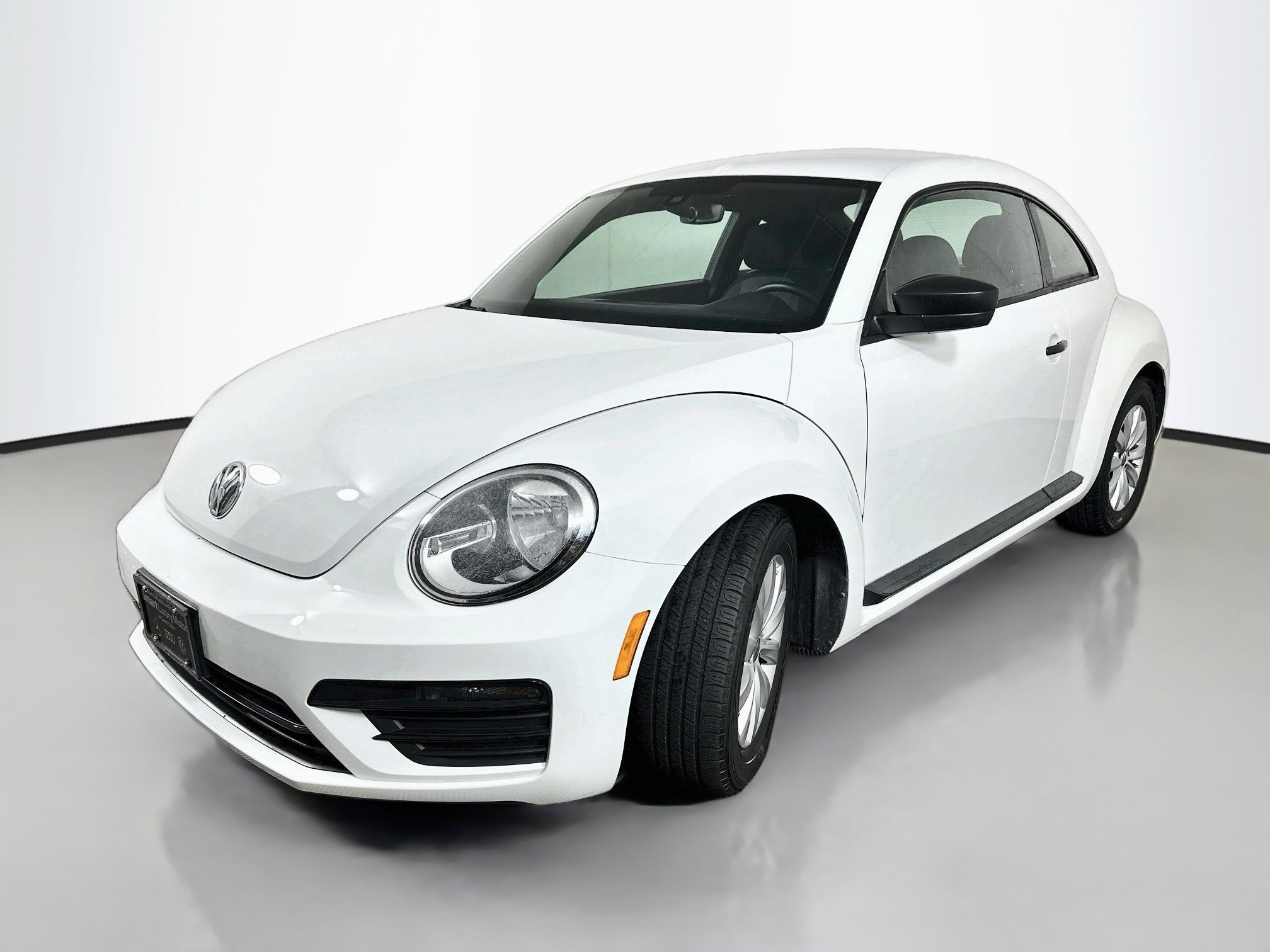 Used 2017 Volkswagen Beetle 1.8T Classic FWD image 3
