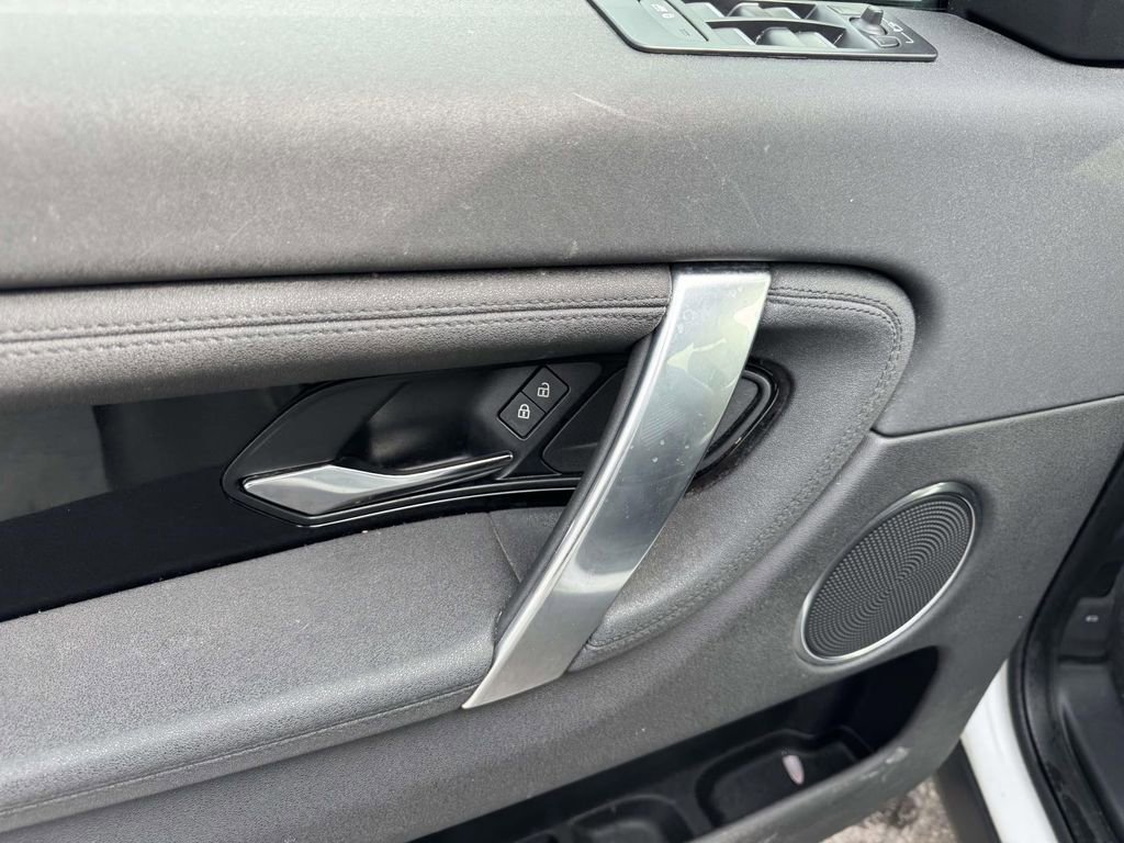 Used 2021 Land Rover Discovery Sport S image 13