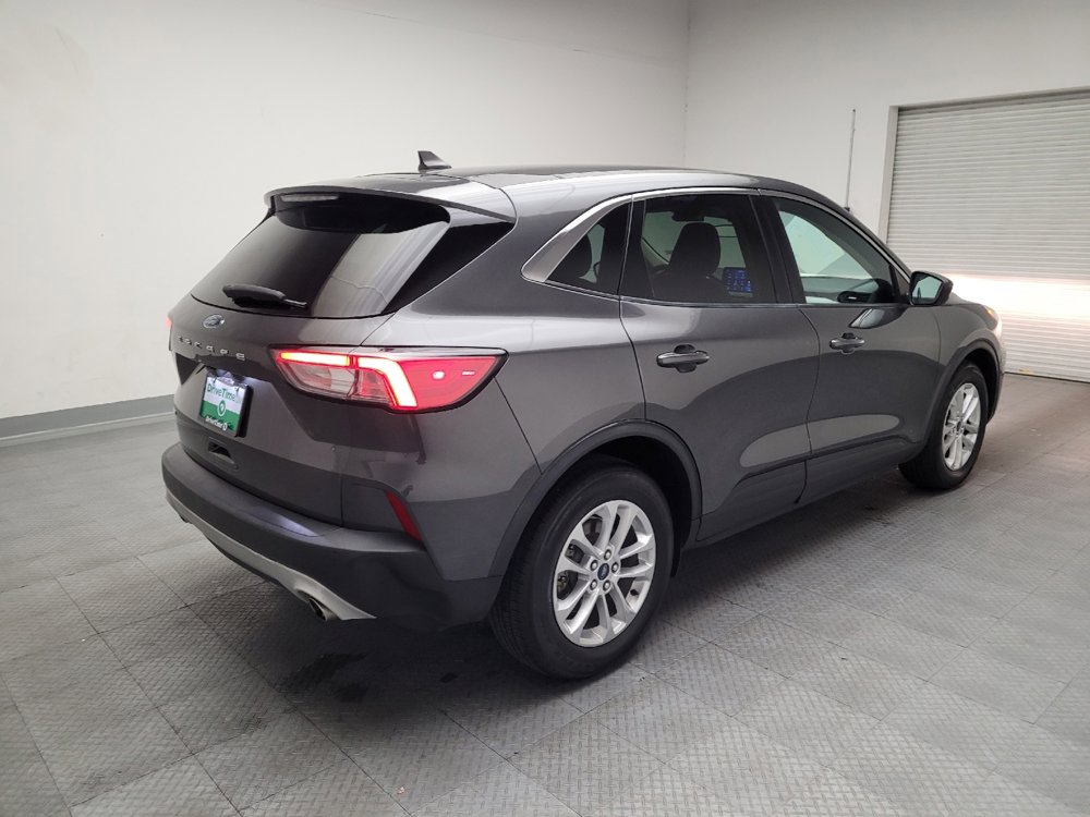 Used 2020 Ford Escape SE FWD image 9