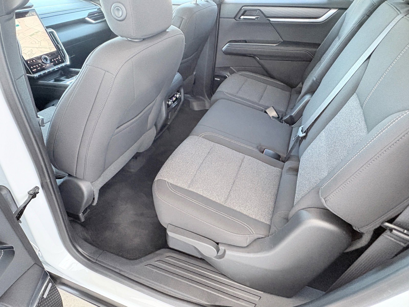 Used 2025 GMC Acadia Elevation image 17