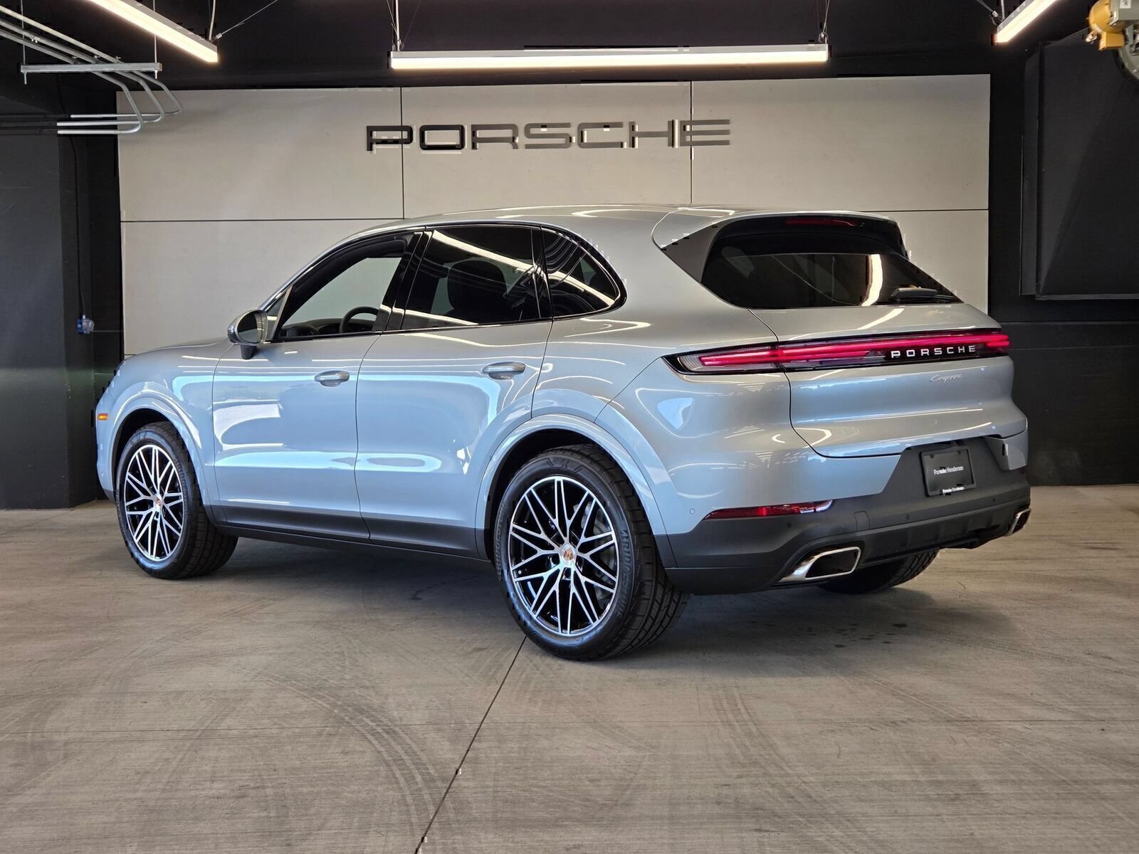 Certified 2026 Porsche Cayenne AWD/4WD image 3