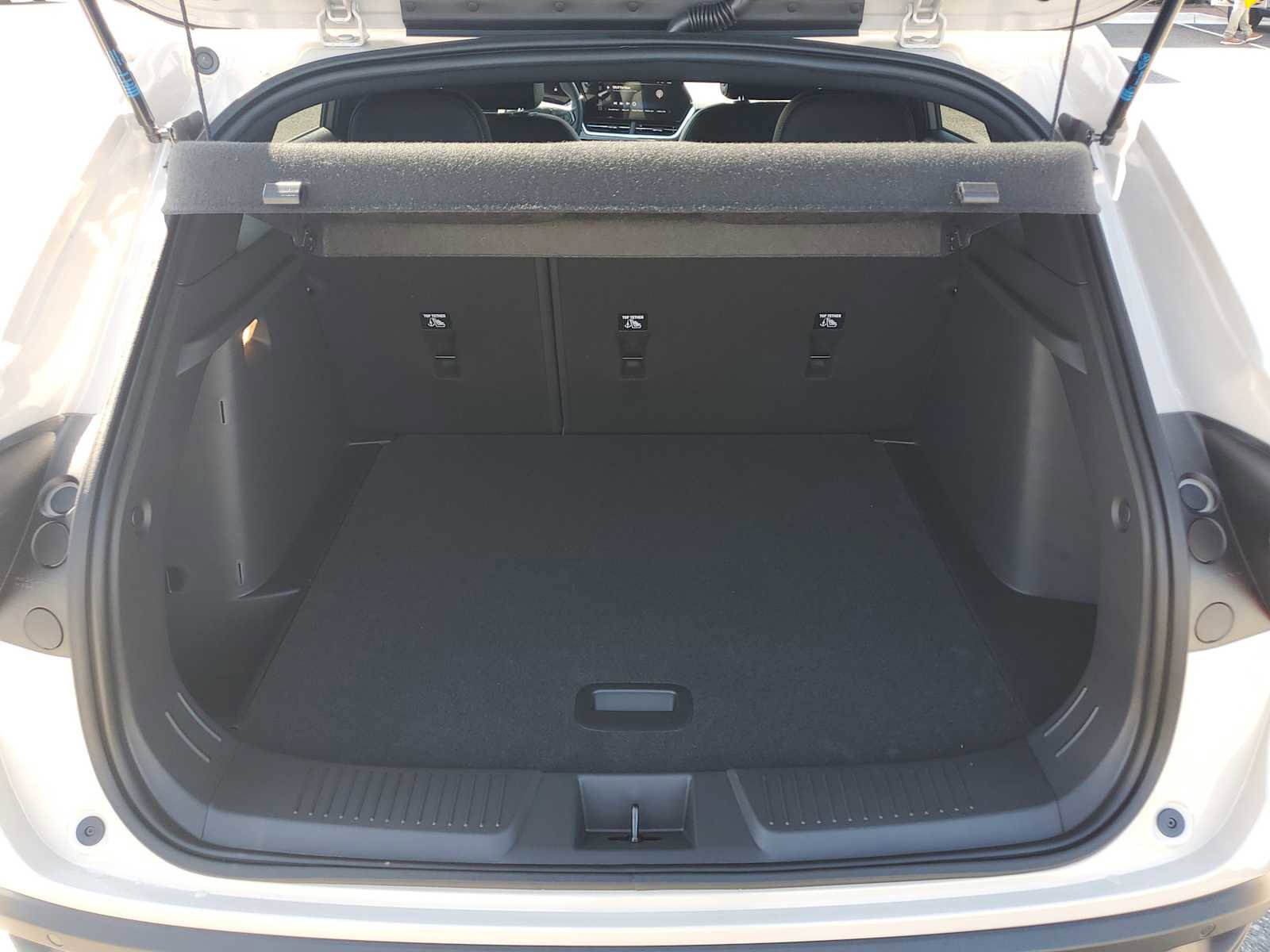 New 2026 Chevrolet Trax RS w/ Sunroof Package FWD image 5