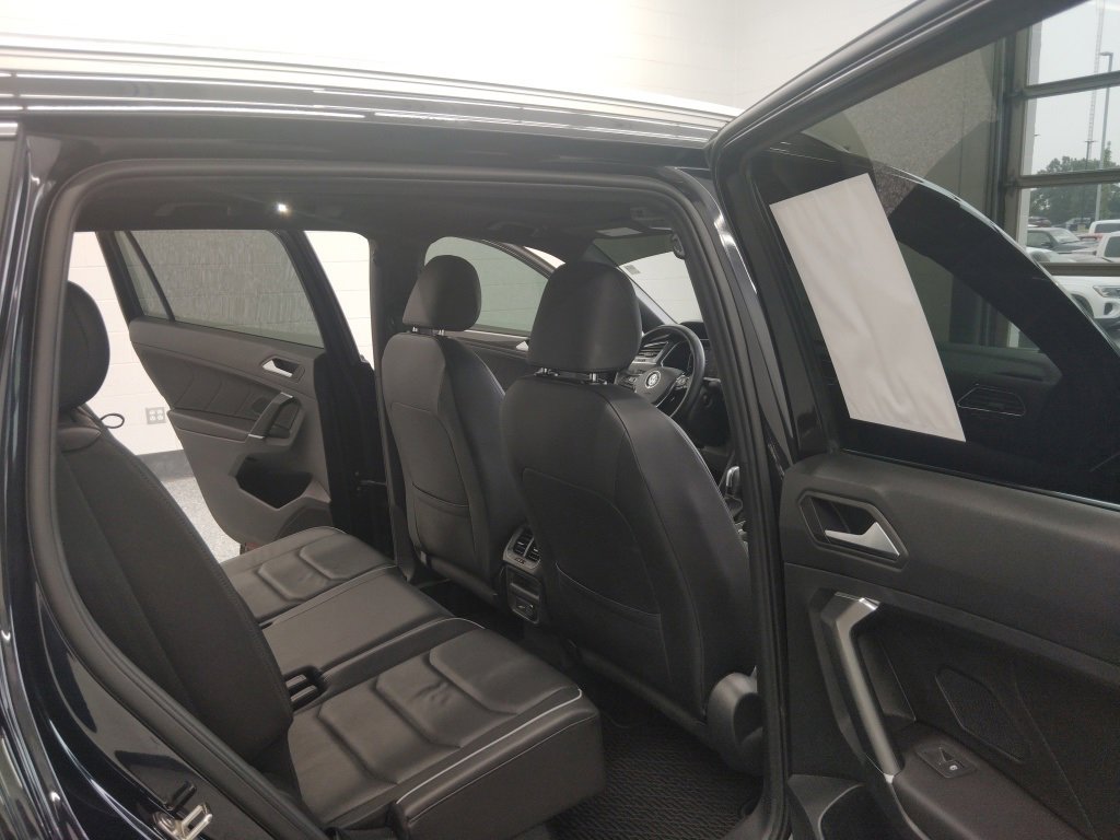 Used 2020 Volkswagen Tiguan SEL Premium R-Line w/ 3rd Row Seat Package image 21