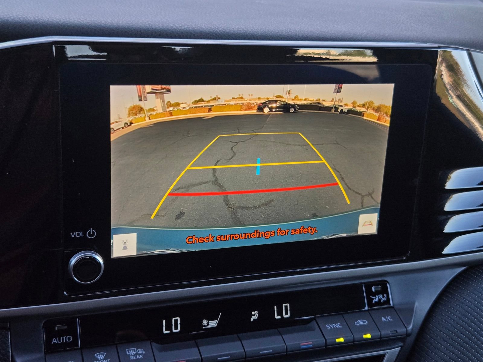 Used 2025 Toyota Camry SE FWD image 13