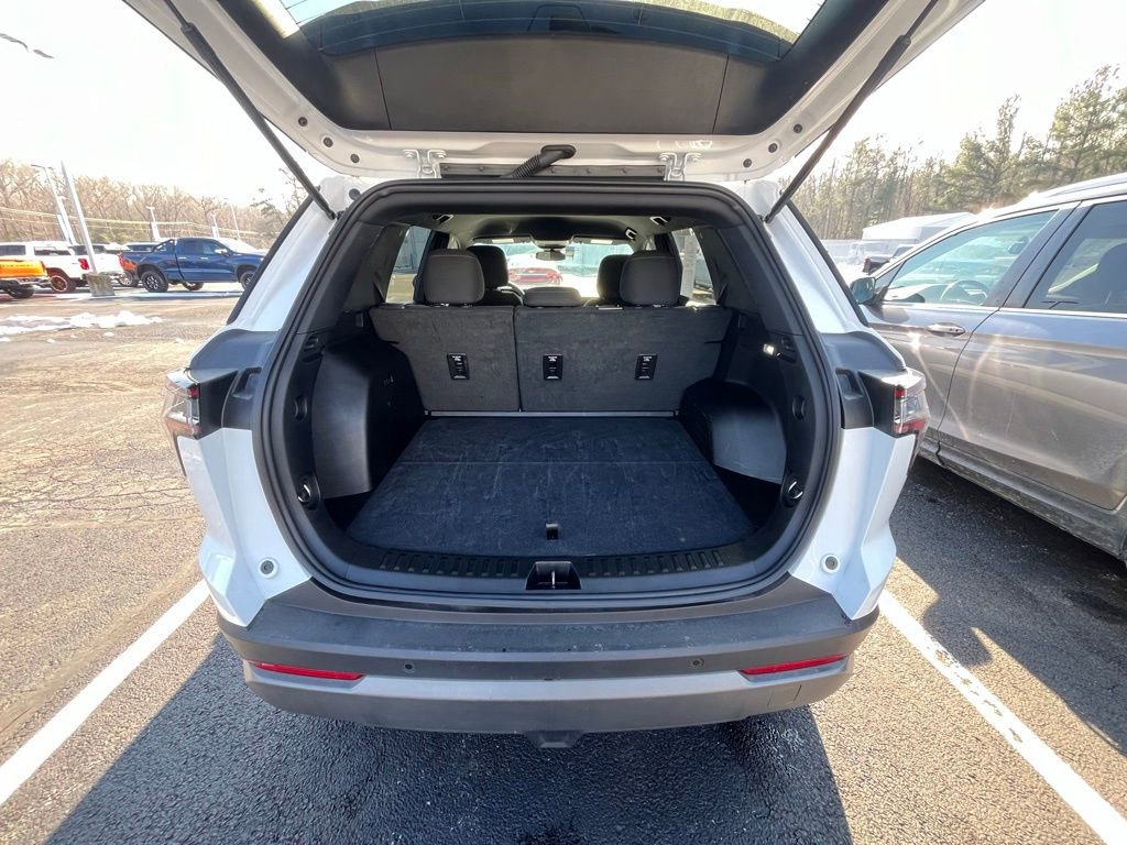 Used 2025 Chevrolet Equinox LT image 5