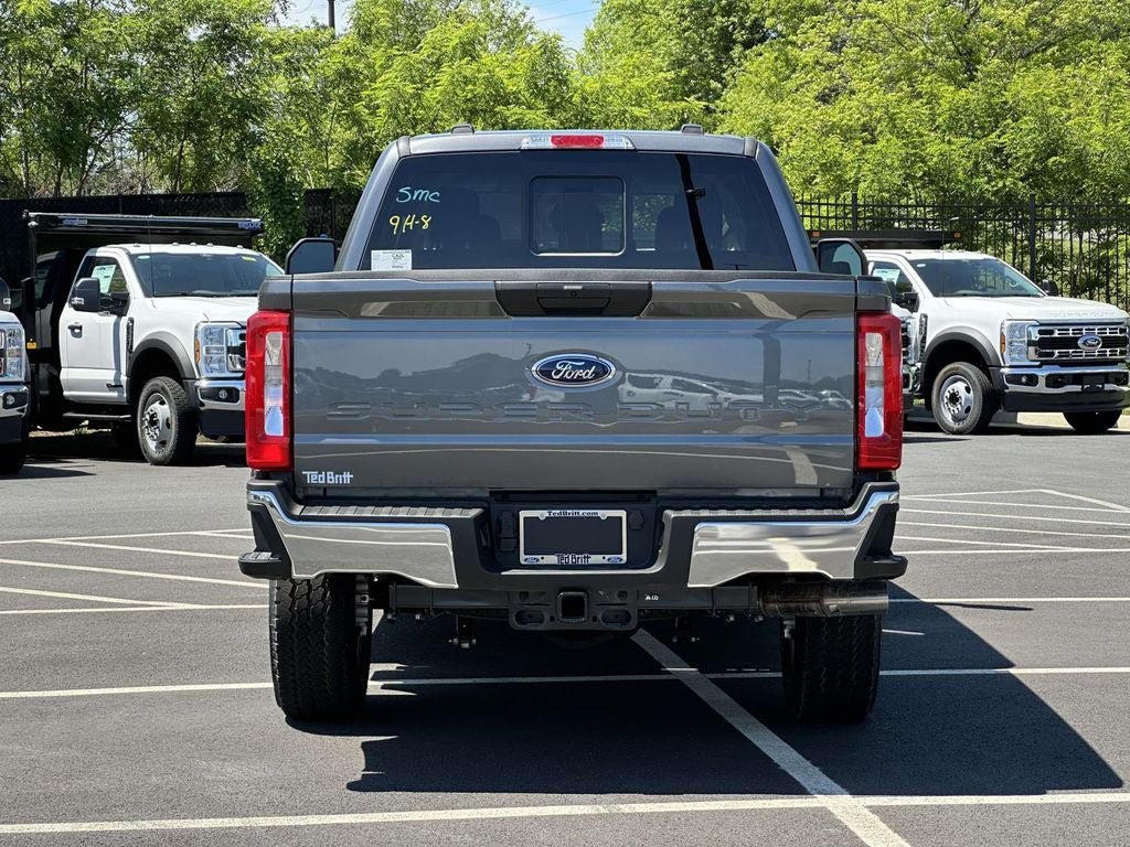 New 2026 Ford F250 XLT w/ FX4 Off-Road Package AWD/4WD image 4