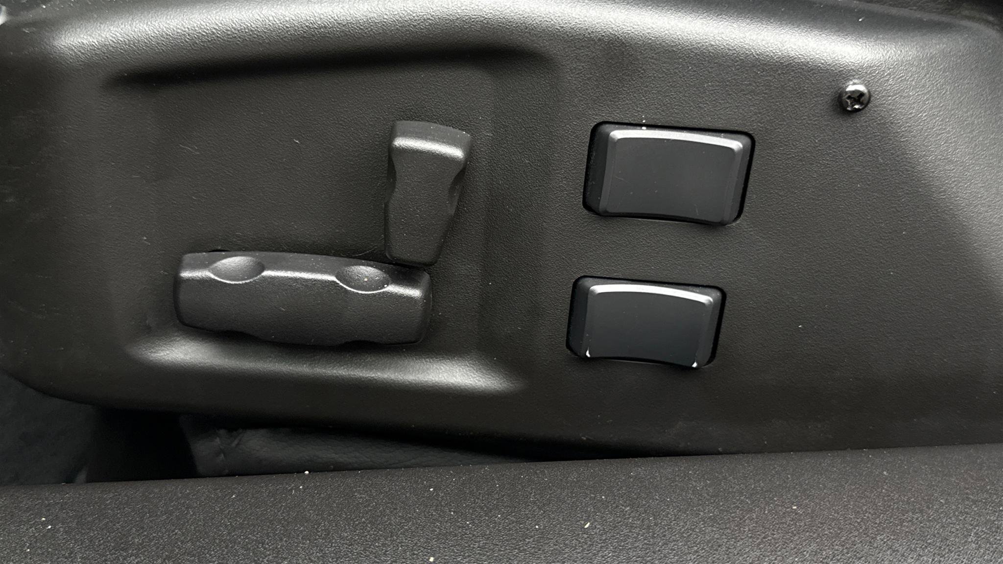 Used 2004 Cadillac XLR image 38