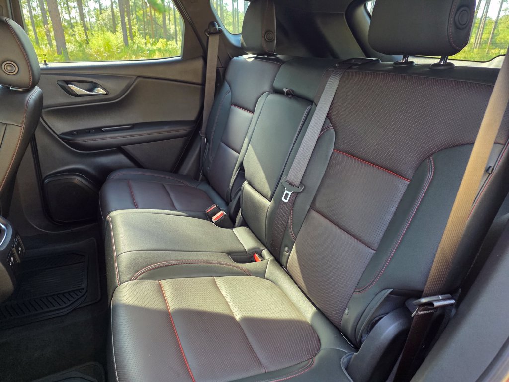 Used 2021 Chevrolet Blazer RS w/ Enhanced Convenience Package FWD image 17
