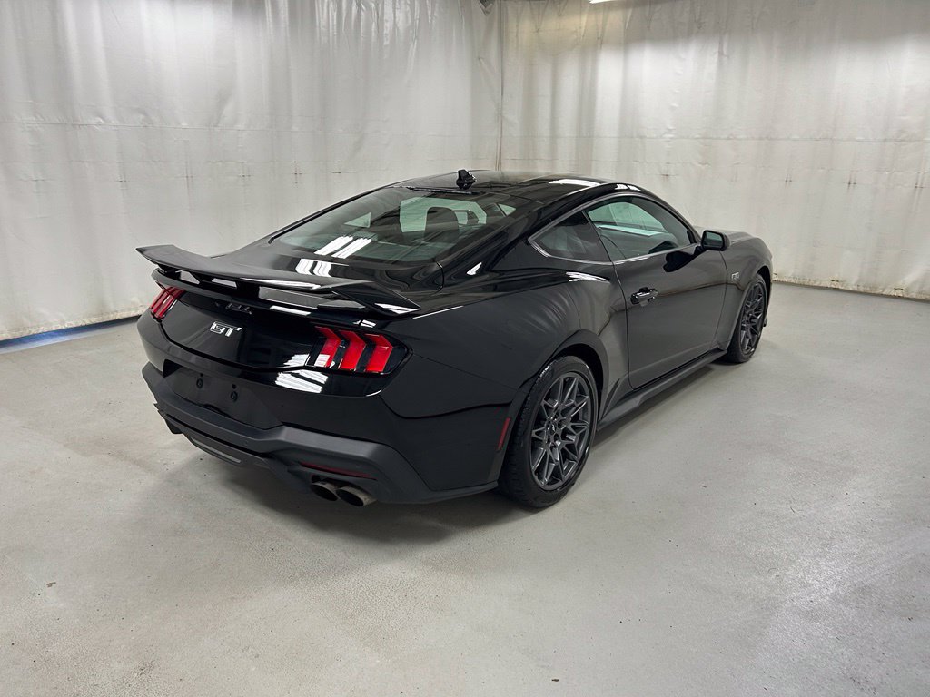 Used 2024 Ford Mustang GT Premium w/ GT Performance Package RWD image 4