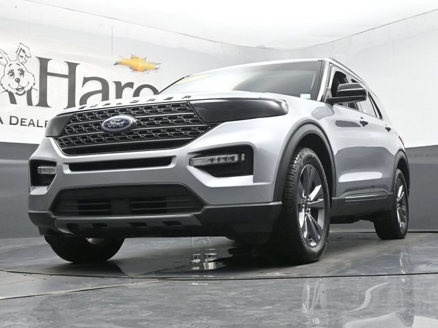 Used 2022 Ford Explorer XLT w/ Equipment Group 202A AWD/4WD image 4