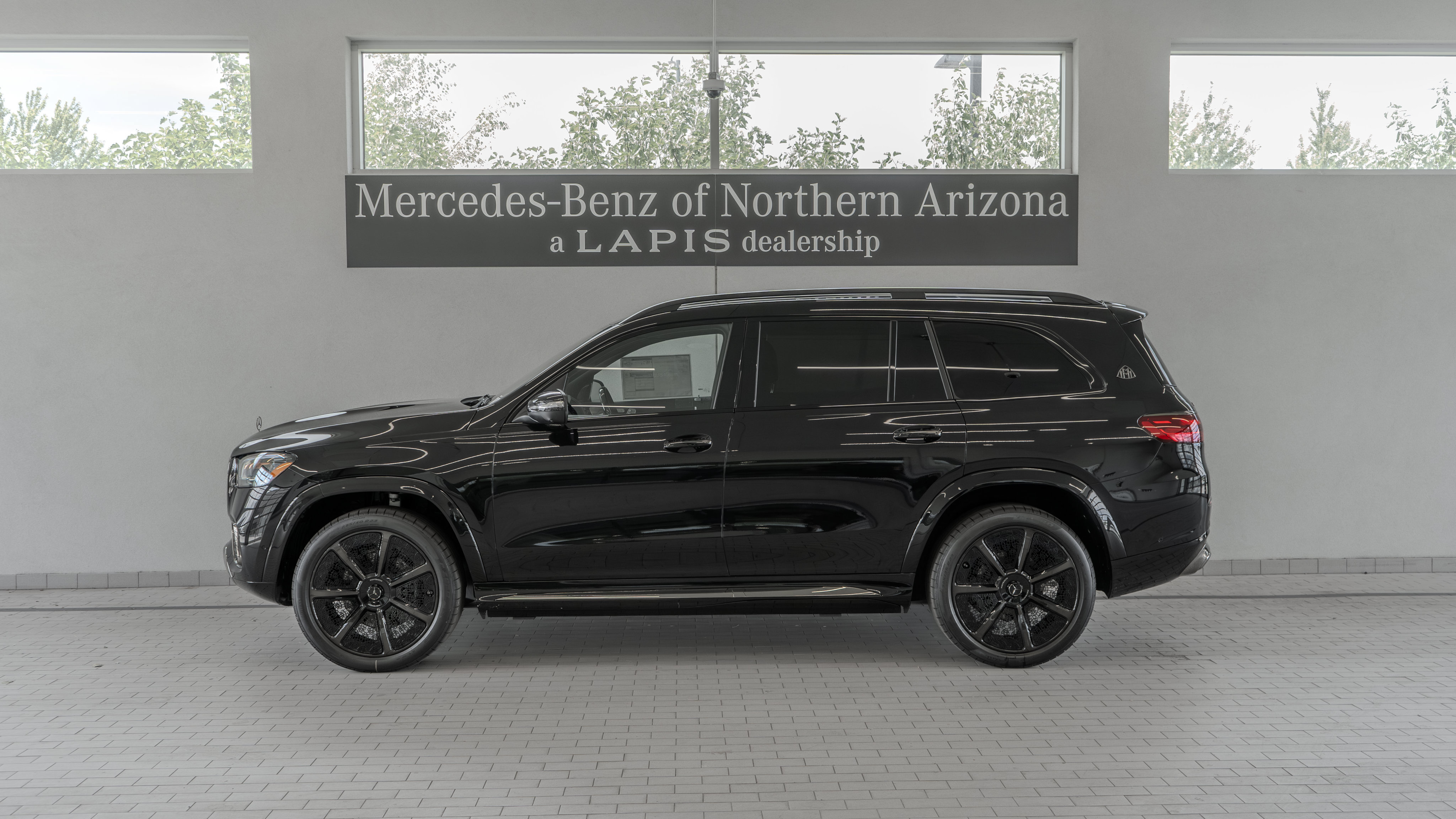 New 2026 Mercedes-Benz Maybach GLS 600 4MATIC image 2