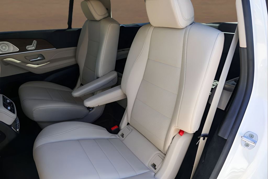 Used 2021 Mercedes-Benz GLS 450 4MATIC image 26