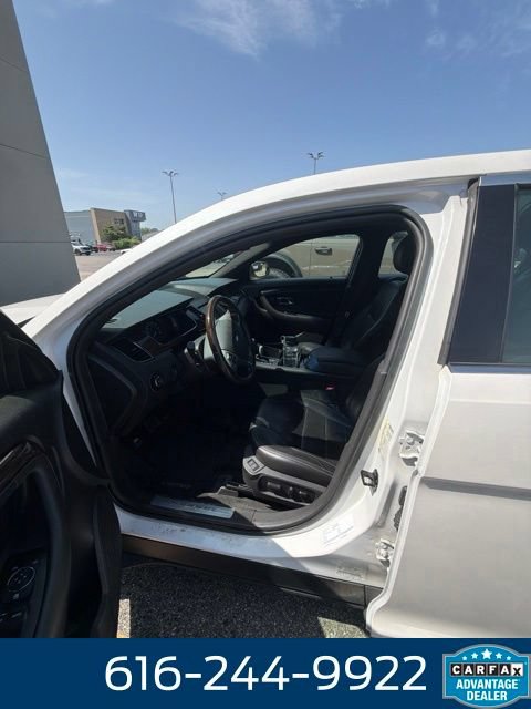 Used 2016 Ford Taurus Limited w/ Equipment Group 301A AWD/4WD image 5