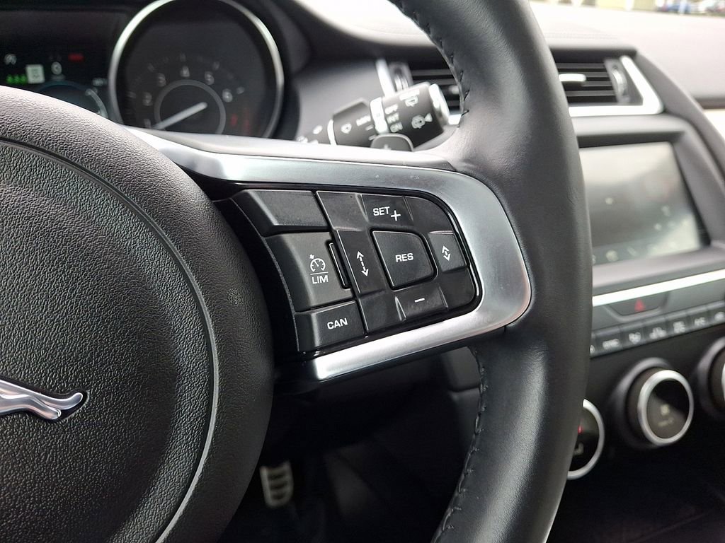 Used 2020 Jaguar E-PACE R-Dynamic SE image 21