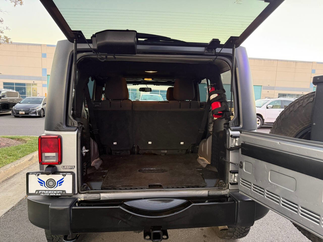 Used 2016 Jeep Wrangler Unlimited Sport image 28